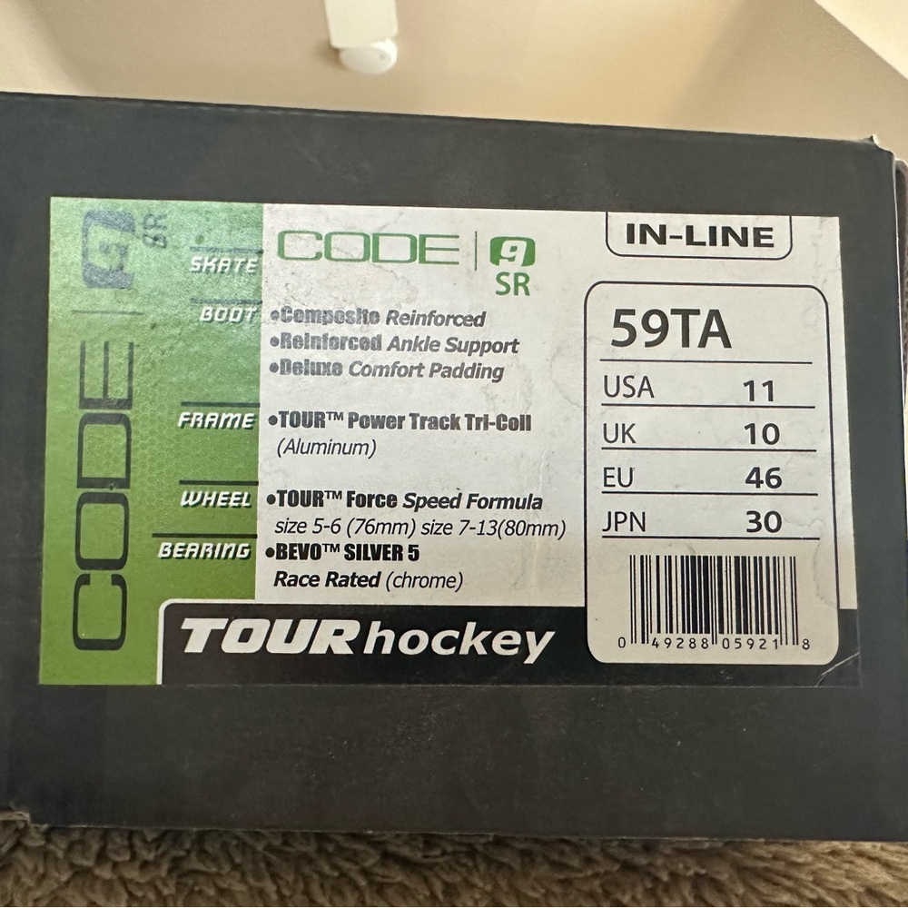 Tour Inline Skates with Green Accents - Picture 10 of 10